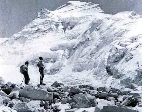 
Countess Gravina and Eileen Healey and Cho Oyu - A Fatal Obsession: The Women of Cho Oyu book
